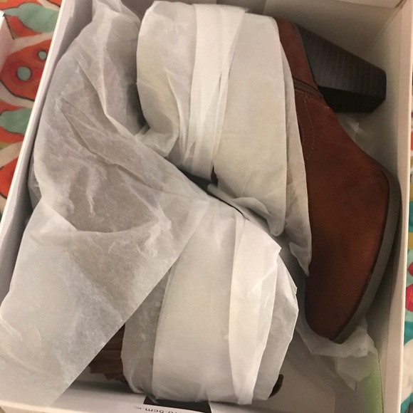 Wmns Booties - Picture 4 of 5